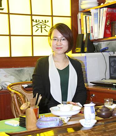 河南平顶山：85后美女平顶山自主创业&ldquo;80后茶馆&rdquo;