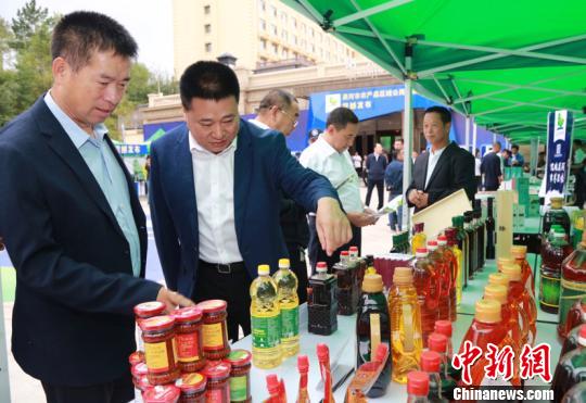 黑河市农产品区域公用品牌发布会现场。宋福来 摄