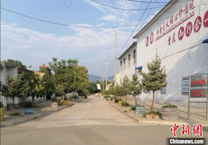 山西“70后”书记返乡助民脱贫小乡村“变身”模范村