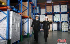 С�ڱ䱬�� ������ɫũ��Ʒ��������